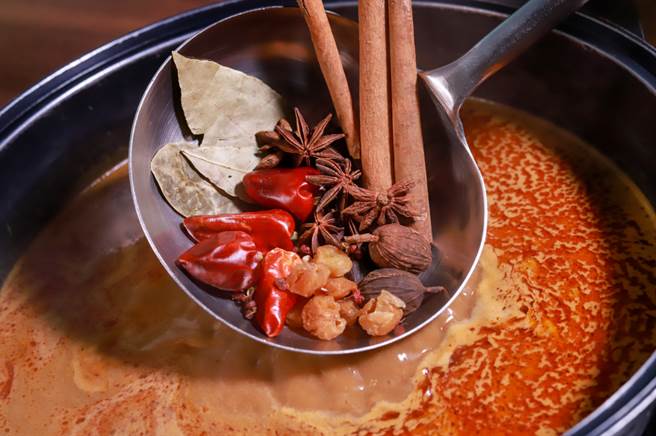 美农业食品安全部宣布，近期从大陆的名扬火锅底料中的10万磅的牛油是从大陆非法进口，并已下令回收并要求零售与餐厅业者丢掉或办理退款。（示意图／达志影像）