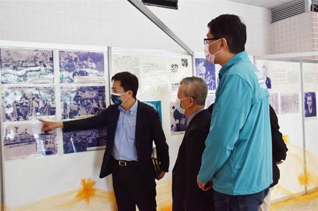 立委張廖萬堅等，期盼透過民眾前往參觀，一起見證歷史，維護建立不易民主之路。（陳世宗攝）