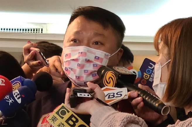 國民黨組發會主委李哲華今天出席國民黨團立法實務會報前接受媒體採訪。（趙婉淳攝）