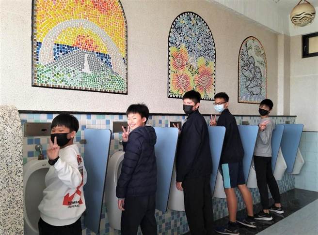 海洋地景艺术风，澎湖县马公国中厕所荣获教育部评鑑「全国最美的厕所」。（陈可文摄） 