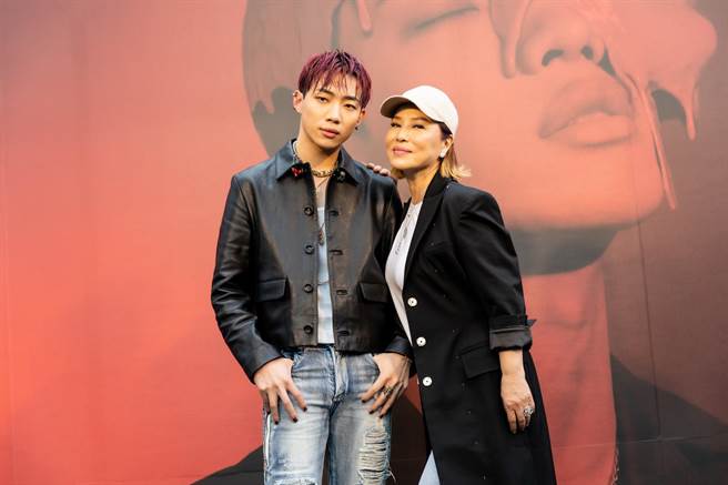 ØZI 被葉璦菱爆料形象全毀 露屁股蛋YT遭關頻焦慮失眠。（圖／新樂園提供）