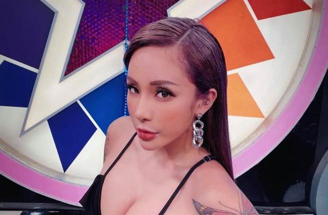 梁云菲是潛水愛好者，也關注海洋、環保議題。(取自梁云菲臉書)