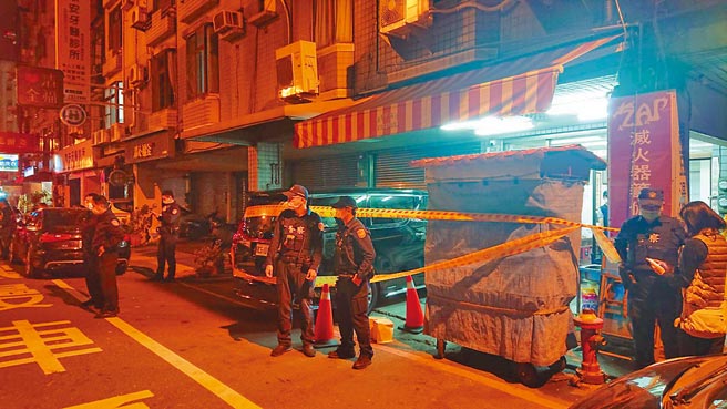 角头陈建文23日晚间在台南安平区平通路的公司内遭枪杀身亡，警政署长陈家钦24日宣布对黑道不法利益斩草除根。（程炳璋摄）