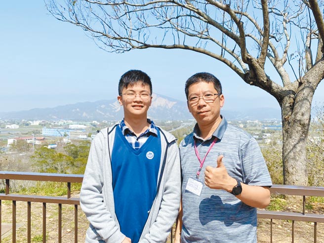 花莲高中榜首廖祥羽4科58级分，盼可经由繁星推荐管道录取台大化学系。（花莲高中提供／罗亦晽花莲传真）