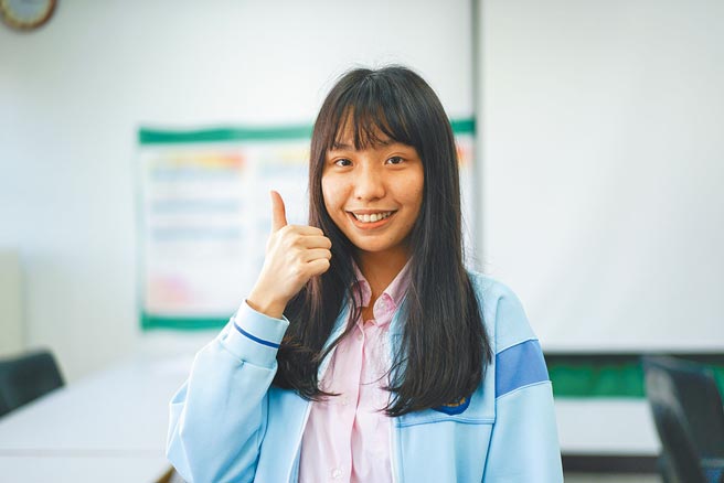 宜兰高中徐翊瑄4科满级分，目标医学系。（李忠一摄）