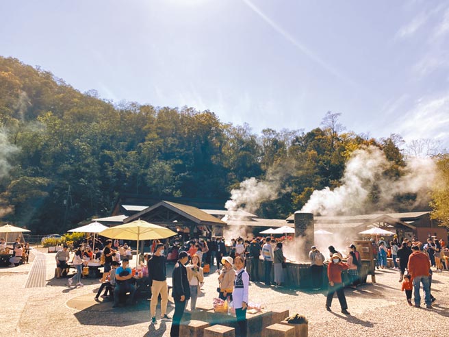 清水地热公园是宜兰县最热门的县管游憩景点，每到假日总会涌入爆量的游客。（宜兰县政府提供／胡健森宜兰传真）