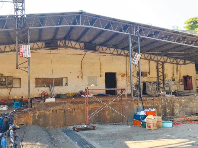 台中市肉品市場今年起陸續拆除宰牛線及宰雞線，並推動原址轉型複合式商場。（台中市農業局提供／王文吉台中傳真）
