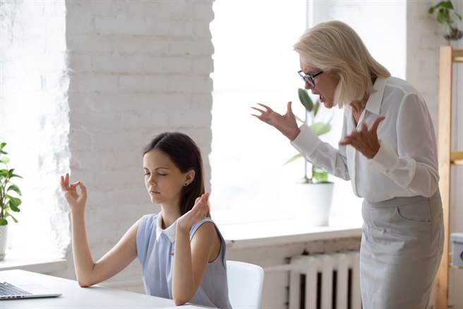 8年级生不爽就离职，在职场上比7年级生还更勇敢，都是因为关键1原因。（图／Shutterstock）