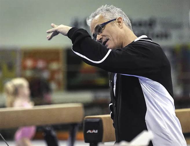 前美國體操代表隊金牌教練蓋德爾特被起訴後，隨即自殺身亡。(美聯社)