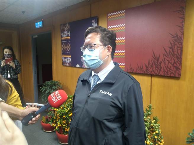 桃園市長鄭文燦受訪表示，藻礁保育是共同目標，如何兼顧經濟發展及環保需求，相信大家都愛環境生態。（賴佑維攝）