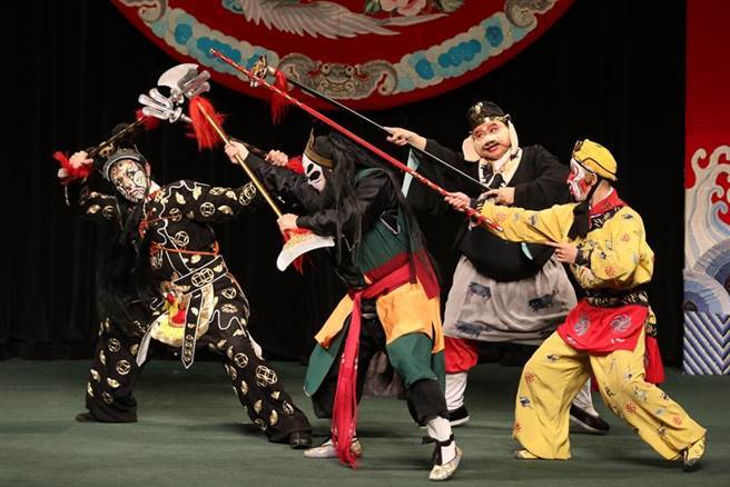 （酷云剧场今年开台节目，包括台北新剧团推出「西游记」精彩好戏《金钱豹》。图／辜公亮文教基金会提供）