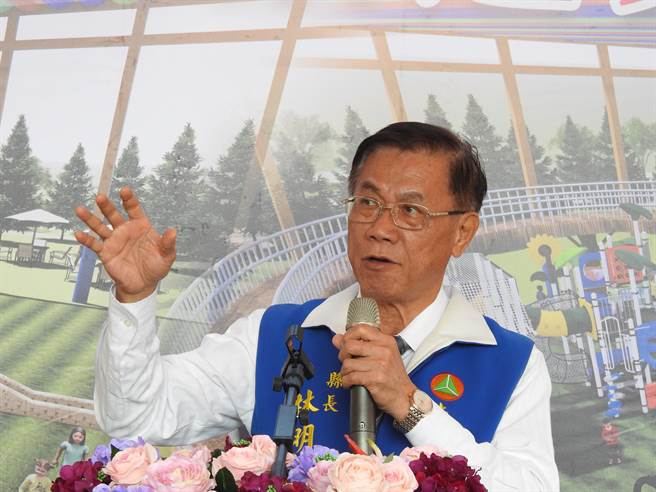 南投县长林明溱认为，禁止进口台湾凤梨是政治因素，希望蔡政府可与大陆展开对话，至少在经济上能够创造双赢，不然苦的只是最基层的凤梨农。（黄立杰摄）