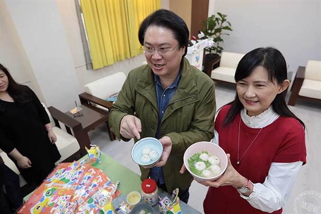 推荐基隆市的全家福「酒酿汤圆」以及「大观园咸汤圆」（基隆市观销处城市交流及行销科提供）