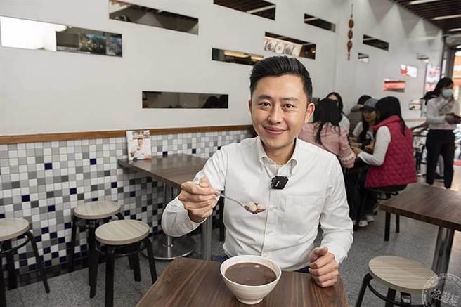 新竹市长林智坚至光华冰果店（新竹市政府提供）