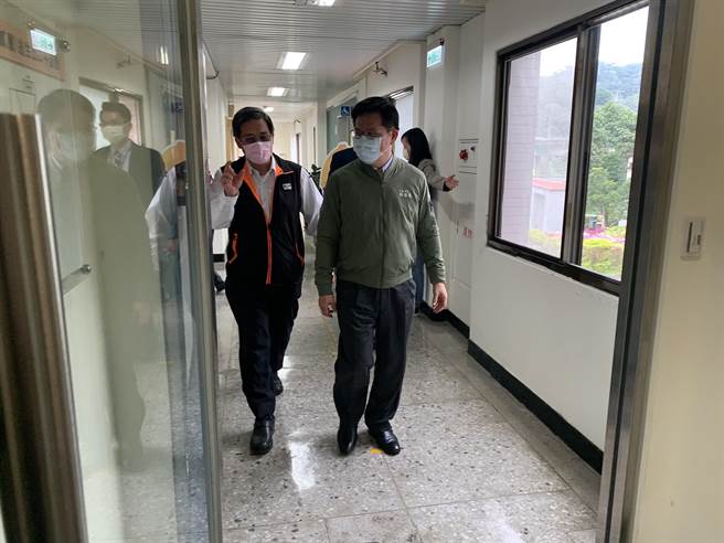交通部長林佳龍視察坪林行控中心。（王揚傑攝）