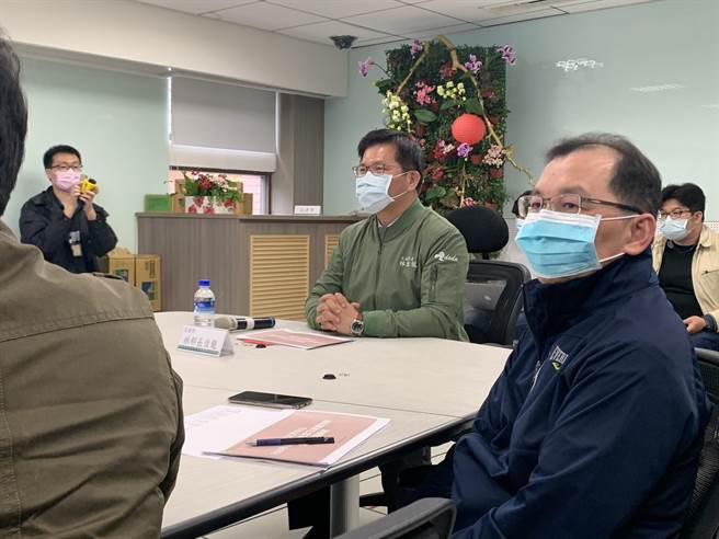 交通部长林佳龙视察坪林行控中心。（王扬杰摄）