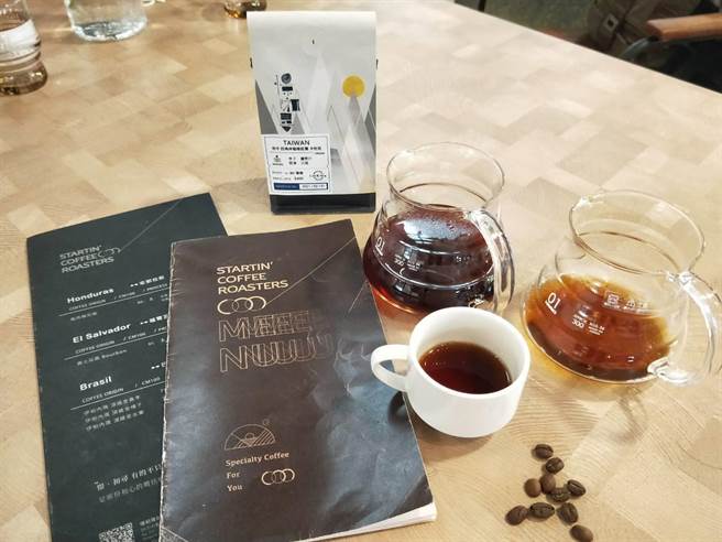 「憬初尋」自去年9月試營運至今，以四角林咖啡賣的最好。（陳淑娥攝）