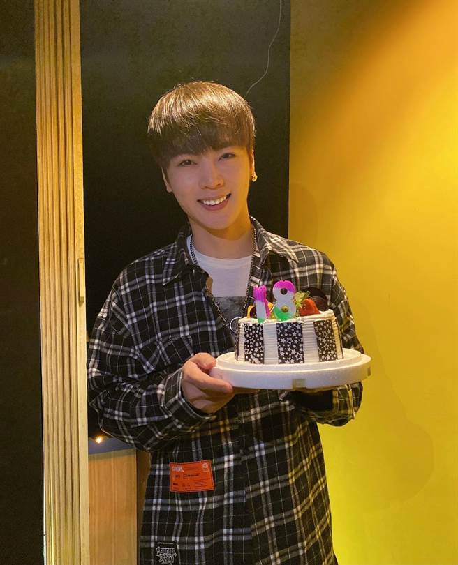 古曜威欢庆27岁生日。（单纯梦想文创事业提供）