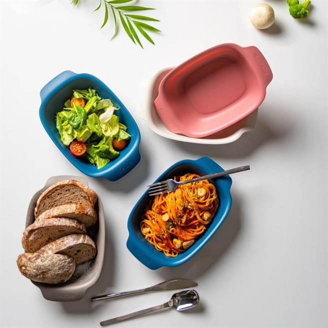 蝦皮購物的好友義麵碗兩件組（長形）共2款野餐碗，原價580元，優惠價449元。（蝦皮購物提供）