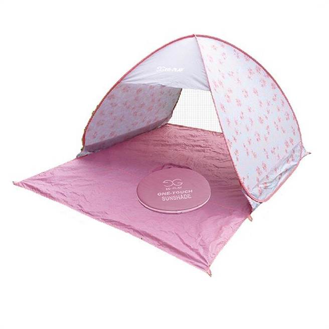 樂天市場的EGPLAY一同趣郊遊防曬帳篷櫻花無門款，原價1900元，特價1290元。（樂天市場提供）
