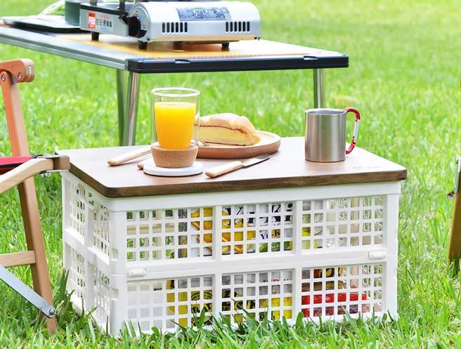 Yahoo奇摩超級商城的＋O家窩 杉崎野餐露營實木摺疊收納桌，原價3500元，特價1658元。（Yahoo奇摩超級商城提供）