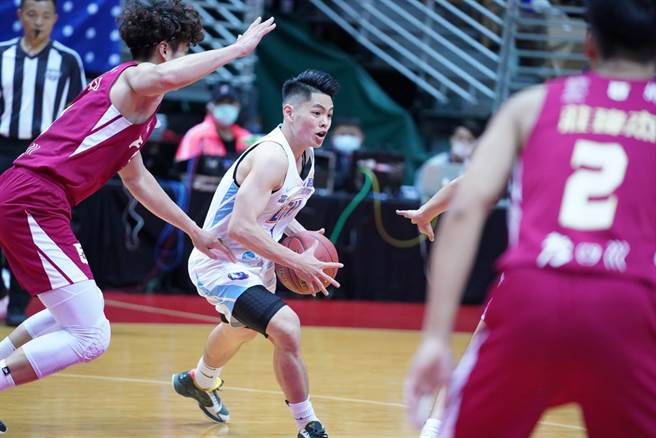 健行科大后卫谷毛唯嘉26日投进5颗三分球。(大专体总提供)