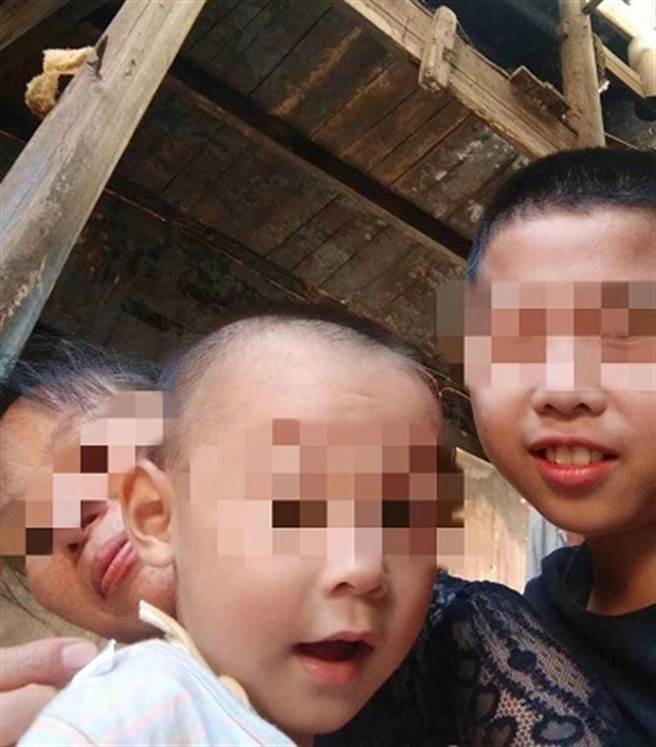 易女與2位孩童。（圖片取自/騰訊新聞）