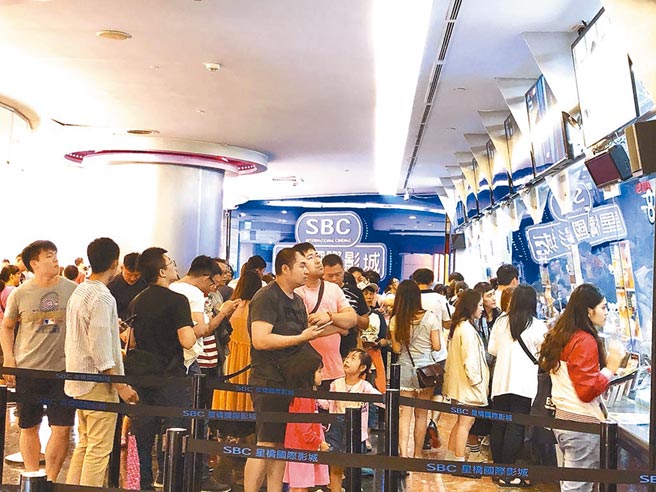 桃园市人口激增民眾娱乐消费潜力不容小覷，各家影厅竞争激烈。（吕筱蝉摄）