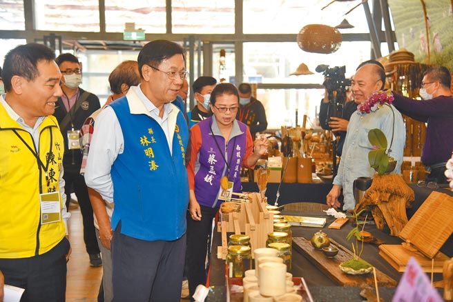南投縣長林明溱前往南投太極美地-竹山文化園區，視察營運情形。（南投縣政府提供／黃立杰南投傳真）