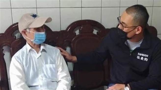 元宵活動接連取消 基隆議員暖男形象深植人心  高聲呼籲絕不取消弱勢關懷。（市議員張秉鈞提供／吳康瑋基隆傳真）