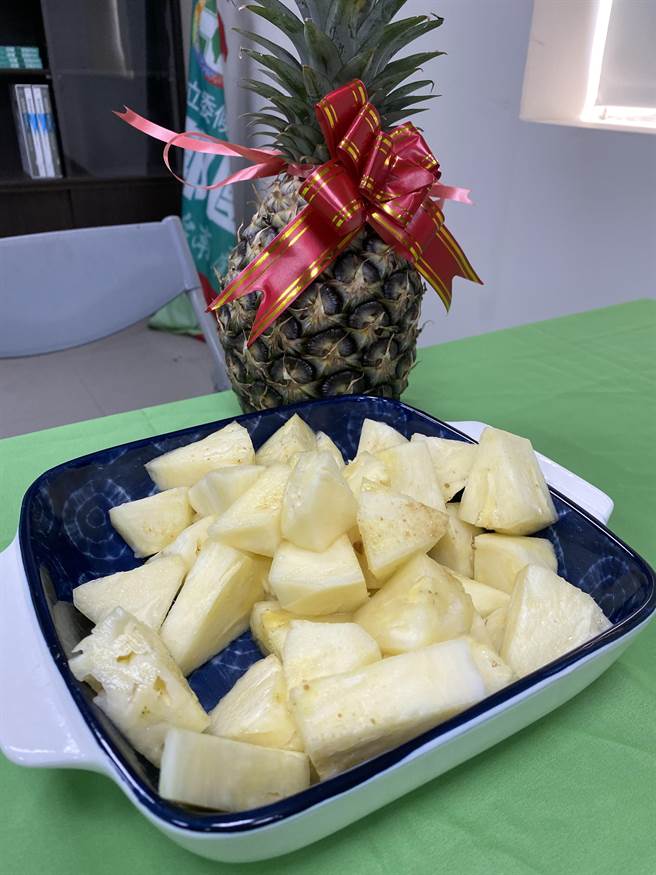 台南凤梨4、5月将大出。(曹婷婷摄)