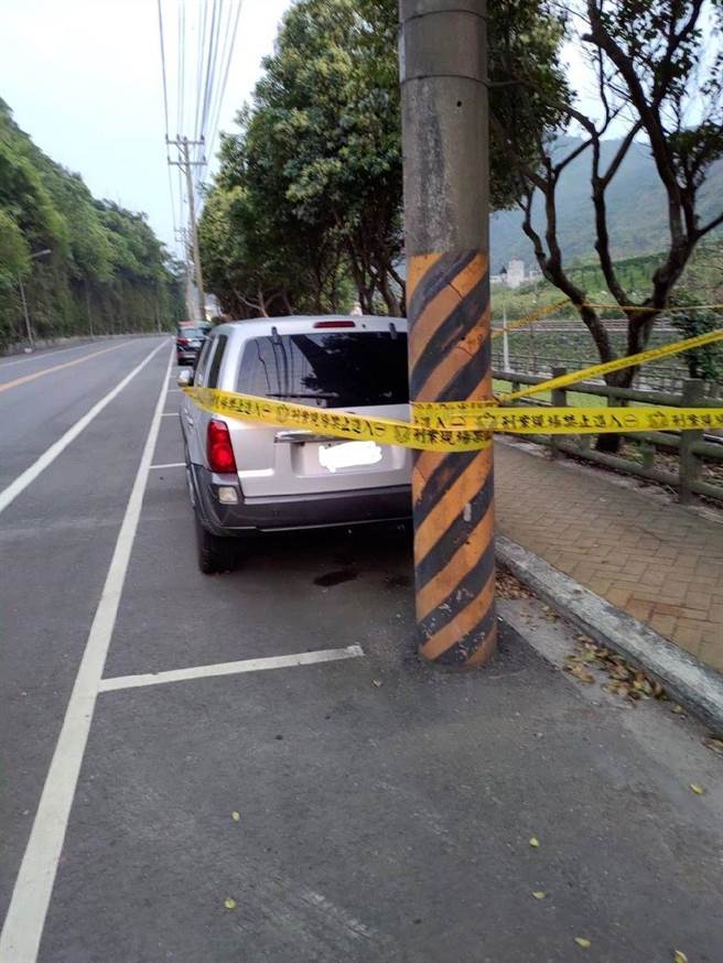 新北市金山警分局循线发现该辆休旅车，但孙妻已身亡。（叶书宏翻摄）