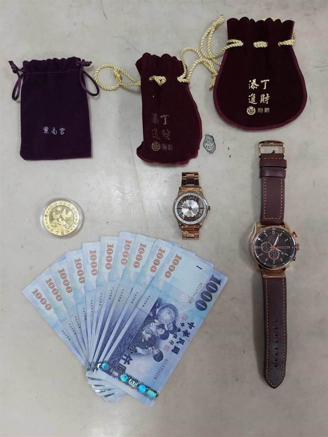 苗栗市叶姓窃盗惯犯原定2月24日发监执行，不料他未如期报到，因缺钱花用，2月25日重操旧业攀爬民宅旁工地鹰架，拆卸窗户后侵入民宅，窃取屋内现金、名表2只及金饰等物。（苗栗警分局提供／巫静婷苗栗传真）