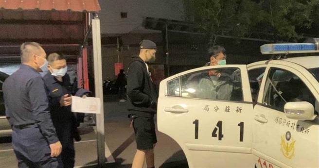 李女日前發生車禍，警方調查其酒測值超標，李女則懷疑是電子菸惹禍。（圖／翻攝畫面）