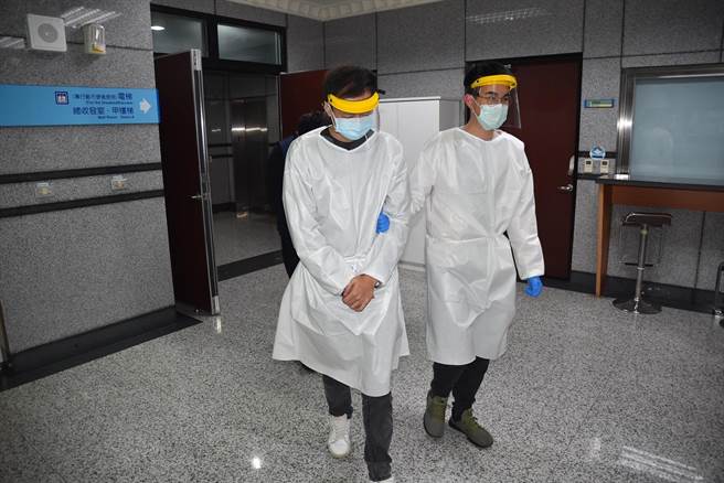 連男檢疫最後一天，擅自外出販毒被逮。（警方提供）