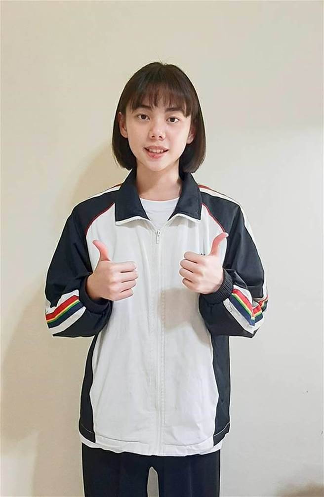 嘉中「漂亮宝贝」杞亮昀学测满级分，还是跆拳道高手，以台大医科为首选。（杞亮昀提供）
