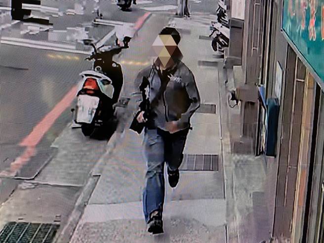 老婦返家撞見小偷行竊 遭磚塊砸頭慘倒血泊，畫面中為25歲的賴姓兇嫌。（基隆市警察局提供／吳康瑋基隆傳真）