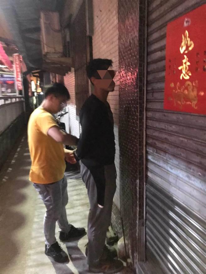 老婦返家撞見小偷行竊 遭磚塊砸頭慘倒血泊，畫面中為25歲的賴姓兇嫌。（基隆市警察局提供／吳康瑋基隆傳真）