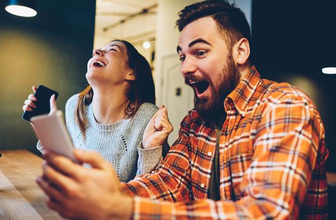 生肖牛、龍、雞的朋友將會在3月開運，桃花運及收入都有機會一路飆漲。（圖／Shutterstock）