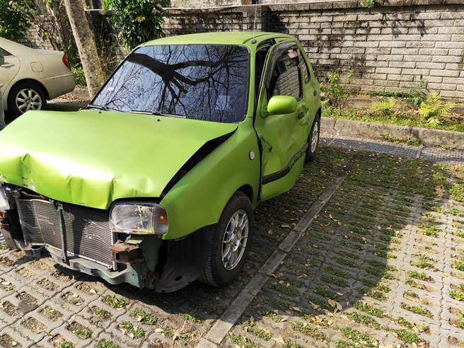 40岁男子驾驶1辆绿色赃车，当时在太平区1家娃娃机店前逗留，被巡逻员警发现。（读者提供／张妍溱台中传真）