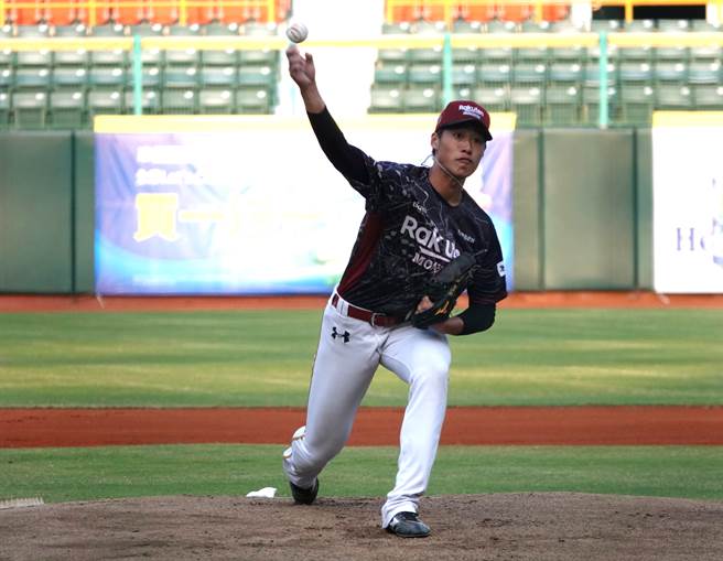 乐天桃猿投手翁玮均伤癒復出后首度实战2局无失分。（毛琬婷摄）