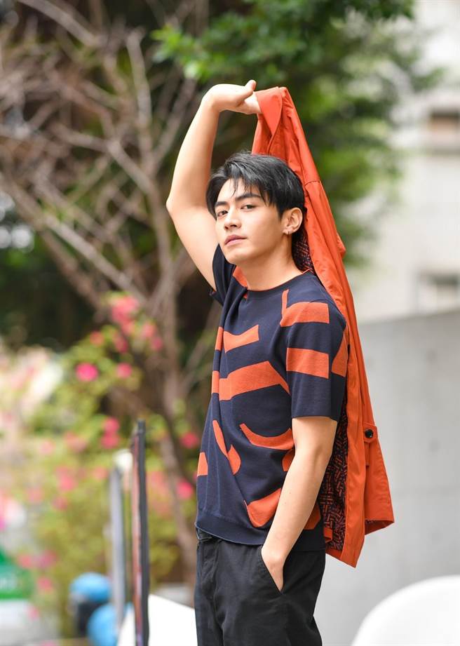 宋柏纬在戏剧、音乐都有亮眼表现。（卢祎祺摄）