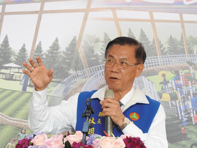 南投县长林明溱认为，禁止进口台湾凤梨是政治因素，希望蔡政府可与大陆展开对话，至少在经济上能够创造双赢，不然苦的只是最基层的凤梨农。（黄立杰摄）