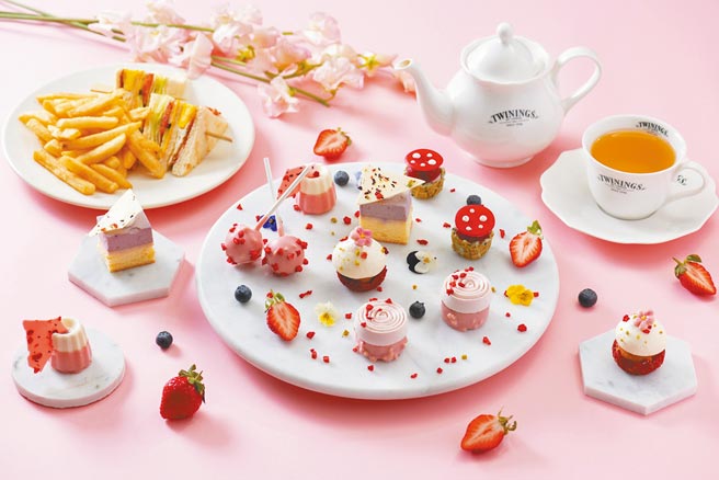 慕軒飯店主廚推薦的「紅梅荔枝烏龍茶泡芙」，吃起來清爽誘人。（慕軒飯店提供）