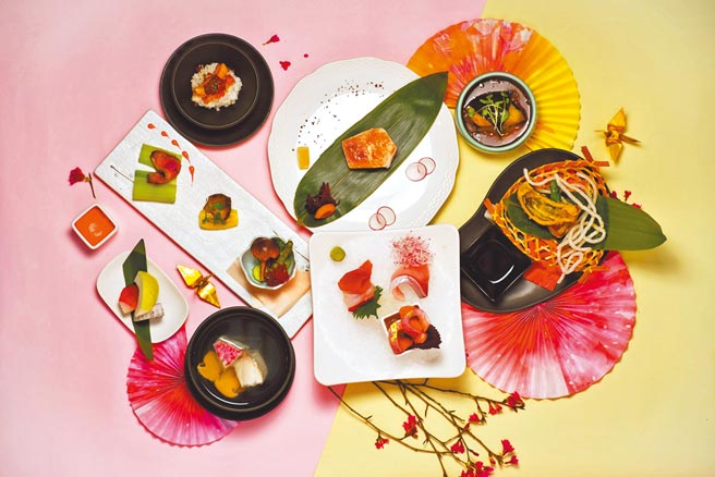 日式櫻花套餐由主廚Dylan選用當季時令食材，並以櫻花、櫻葉入菜。（涵碧樓提供）