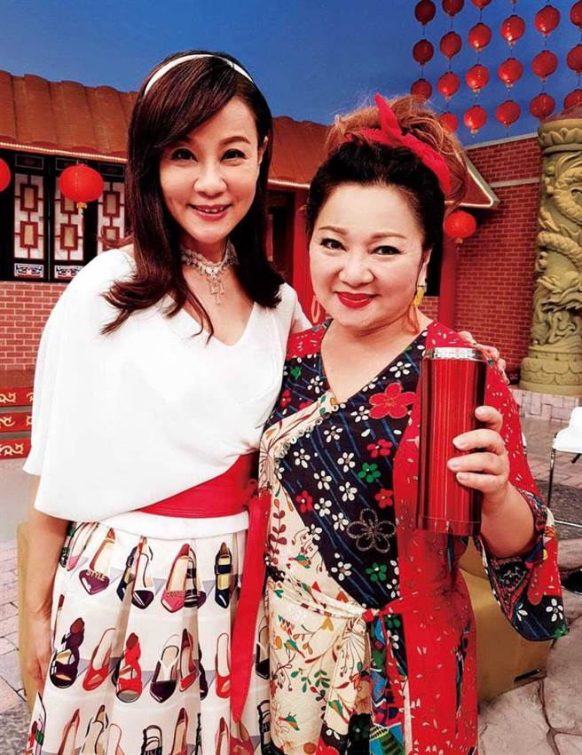 白冰冰曾叮嘱龙千玉，有能力要多照顾新人，她一直谨记在心。（图／龙千玉提供）