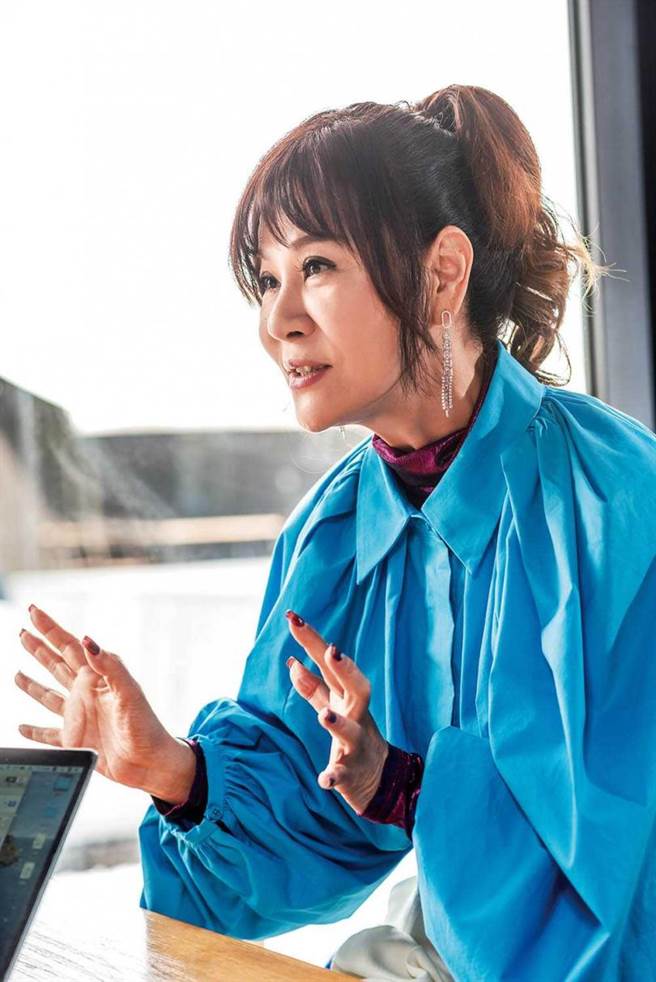 由于儿子非常支持自己的歌唱事业，龙千玉表示为了歌迷和儿子，不会轻言封麦。（摄影／张佑铭）