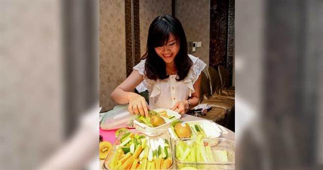 别以为天天吃蔬菜就不会罹癌，若排便异常还是应赶紧就医。（图／报系资料照）