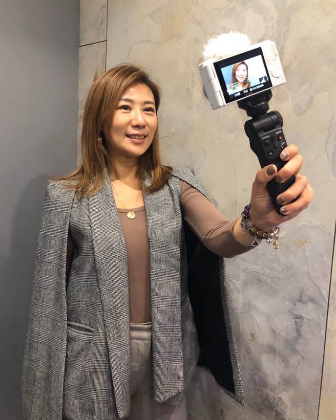 连静雯近日发展斜杠人生成为YouTuber。（楠轩工作室提供）