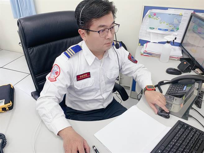 花蓮縣消防局119派遣人員接獲報案後，將視情況線上指導CPR，在專業的節拍器下，正確頻率指引民眾壓胸節奏，增加患者獲救機會。（花蓮縣消防局提供／羅亦晽花蓮傳真）